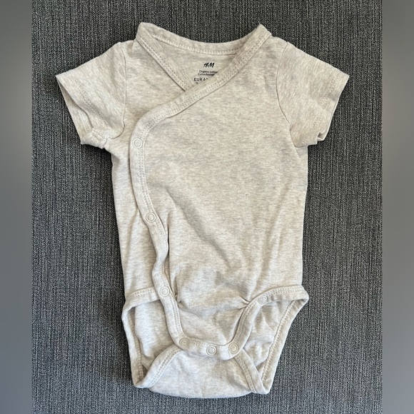 Like New H&M Baby Wrapover Bodysuits (Set of 5) - Picture 2 of 11